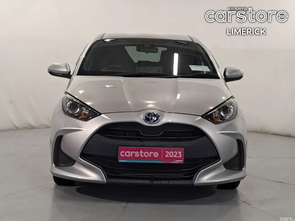 Toyota Yaris Hatchback, Petrol Hybrid, 2023, Silver