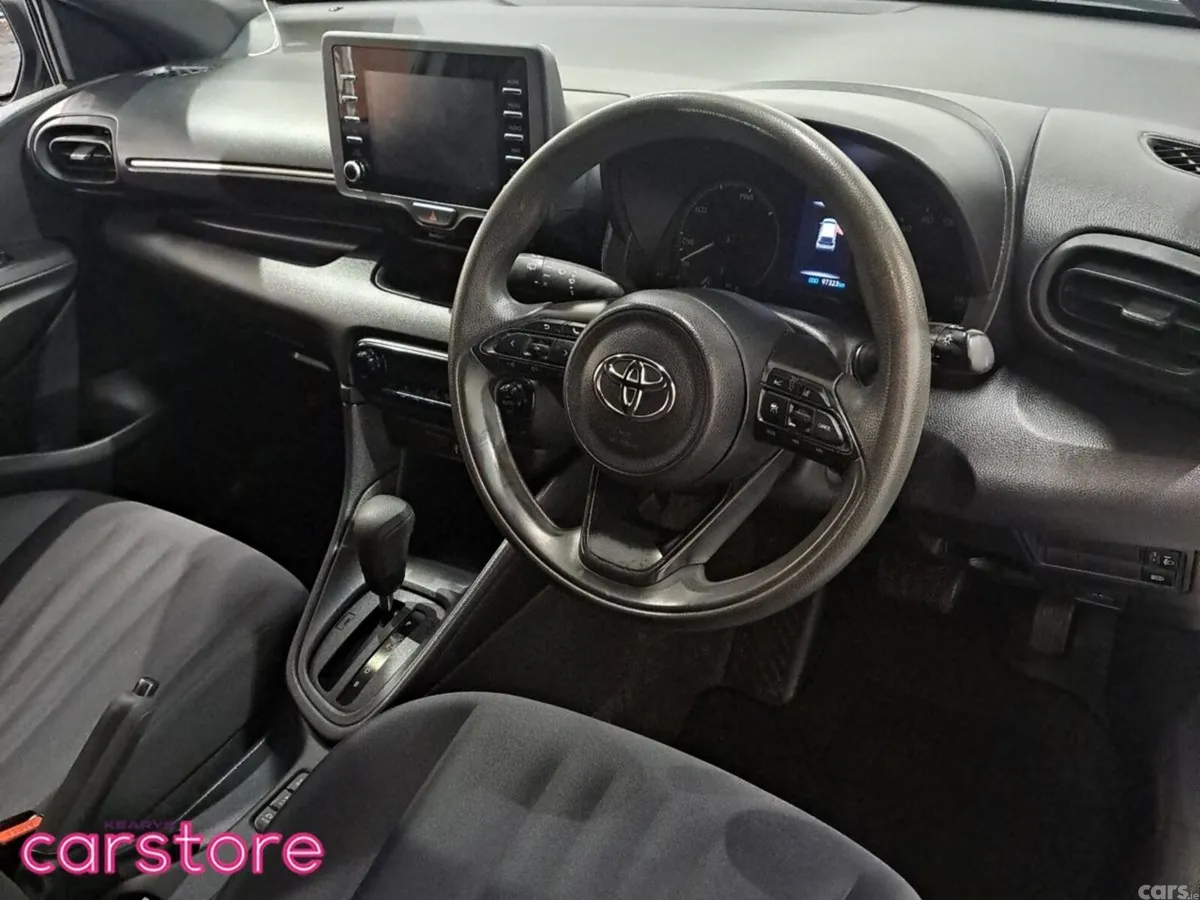 Toyota Yaris Hatchback, Petrol Hybrid, 2023, Silver
