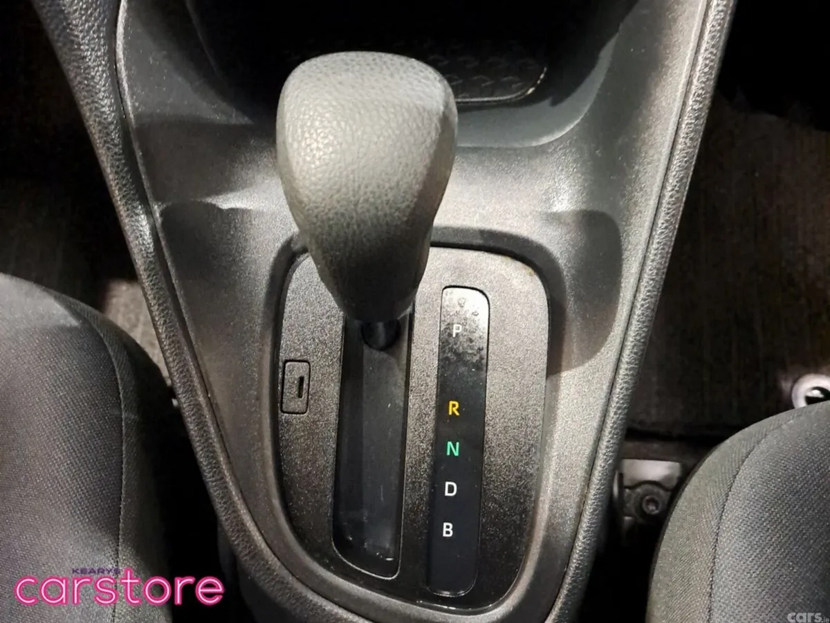 Toyota Yaris Hatchback, Petrol Hybrid, 2023, Silver