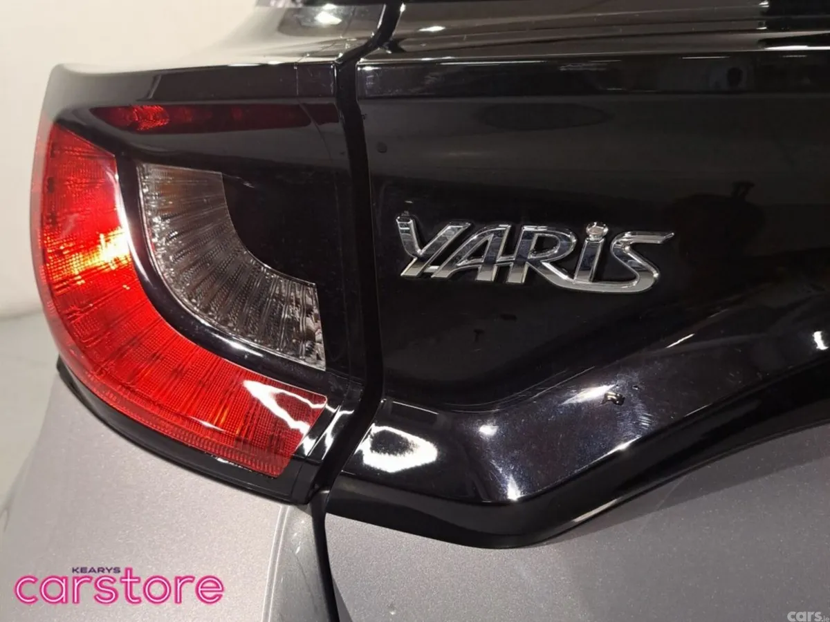 Toyota Yaris Hatchback, Petrol Hybrid, 2023, Silver