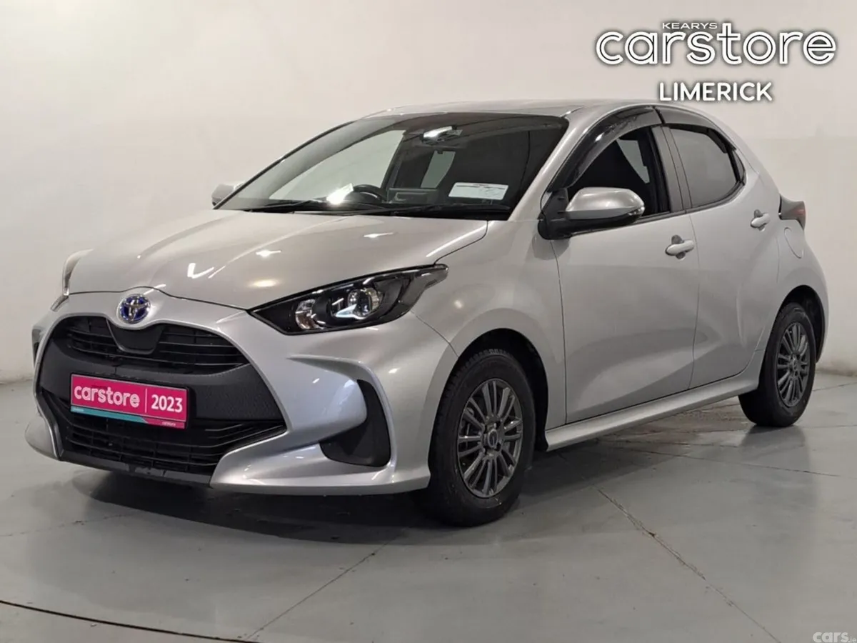 Toyota Yaris Hatchback, Petrol Hybrid, 2023, Silver
