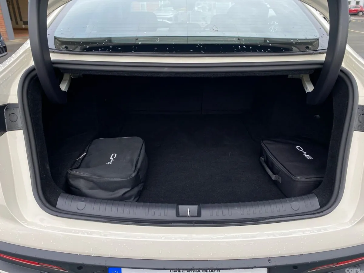 BYD Seal 6 Saloon, Petrol Plug-in Hybrid, 2026, White
