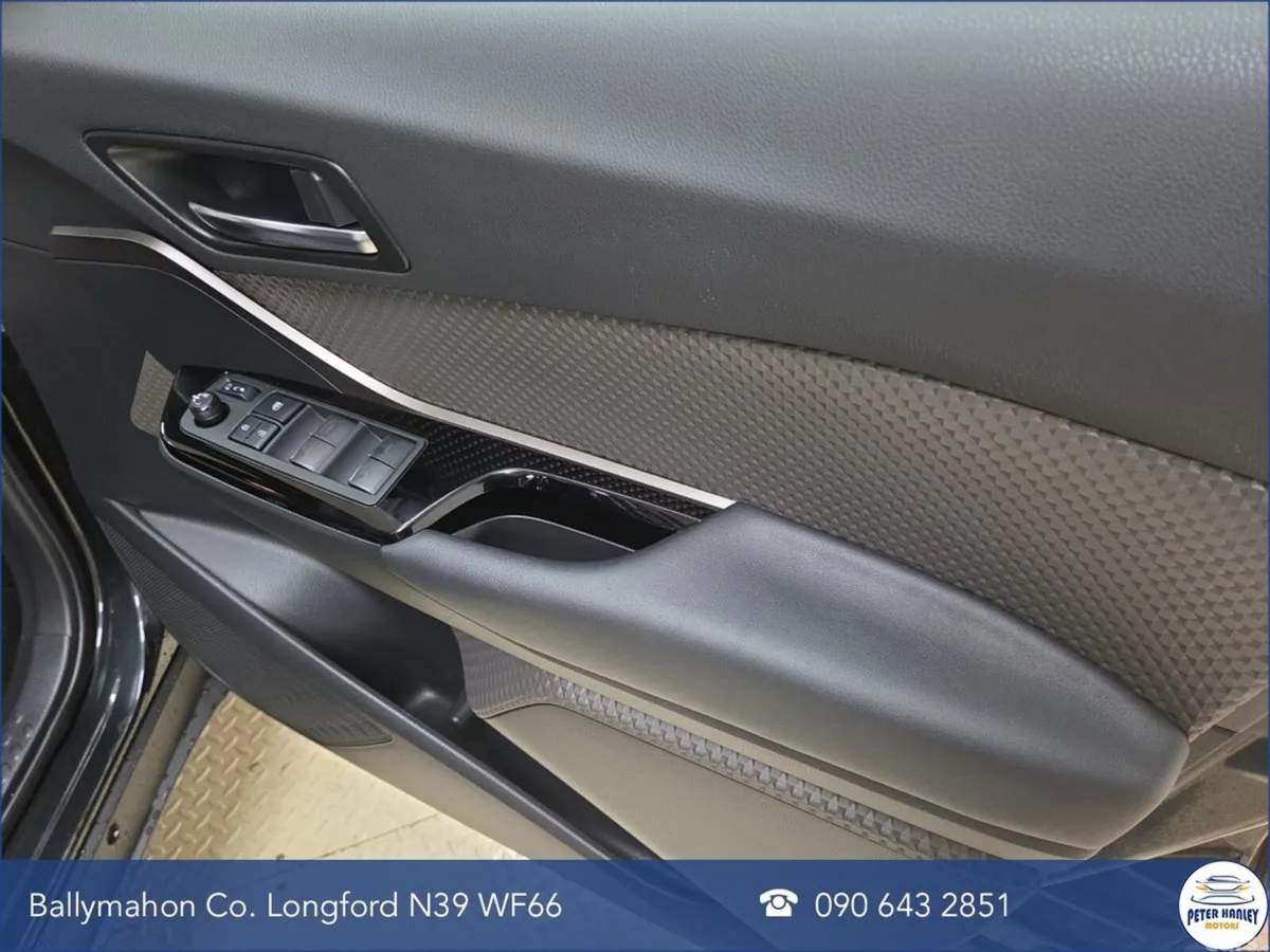 Toyota C-HR SUV, Petrol Hybrid, 2023, Black