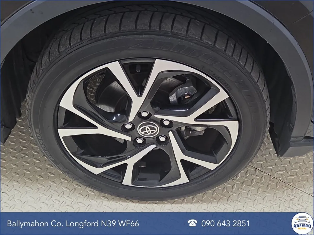 Toyota C-HR SUV, Petrol Hybrid, 2023, Black