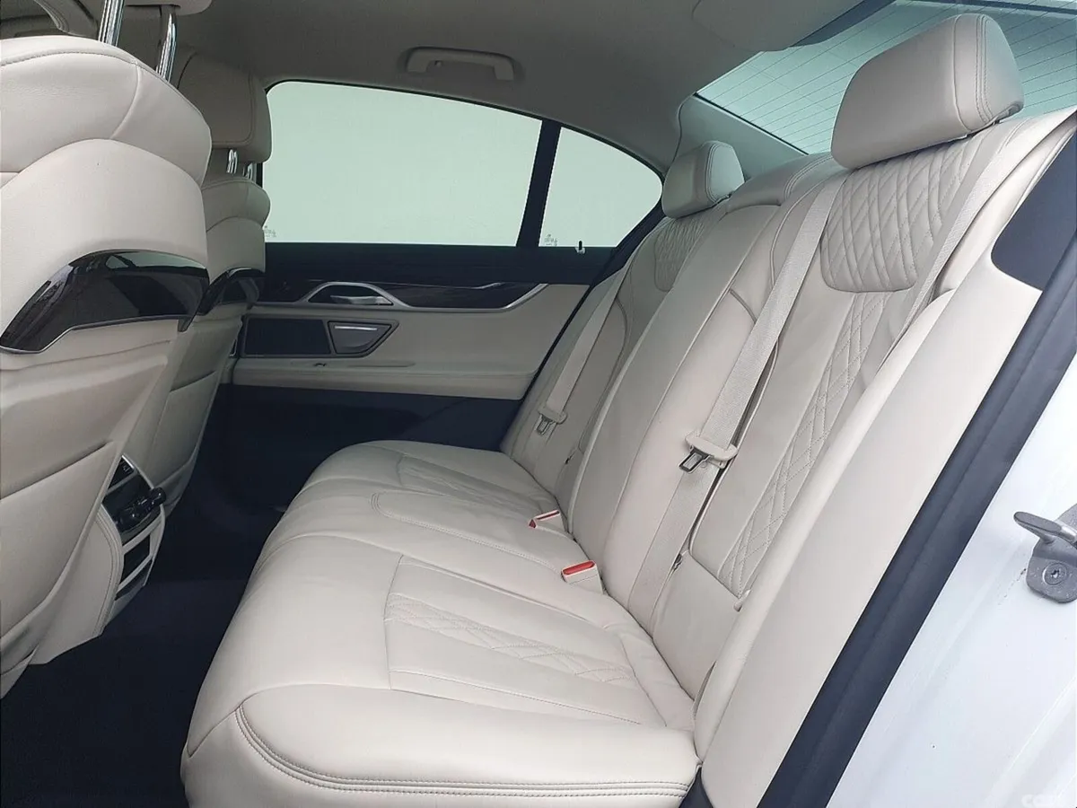 BMW 7-Series Saloon, Petrol Plug-in Hybrid, 2021, White