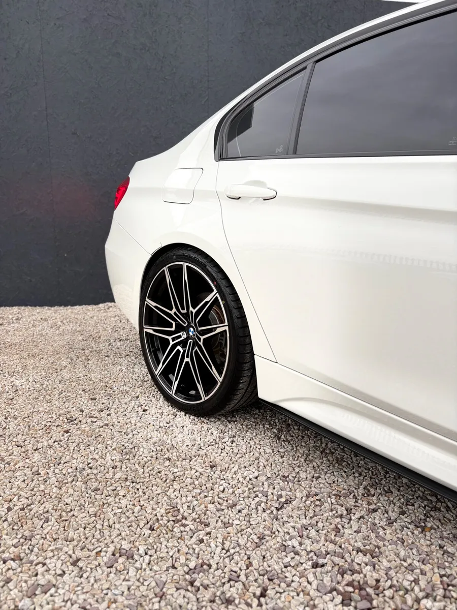 BMW 3-Series Saloon, Petrol, 2018, White
