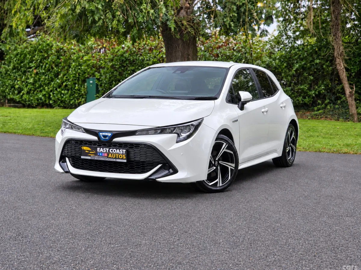 Toyota Corolla Hatchback, Petrol Hybrid, 2018, White