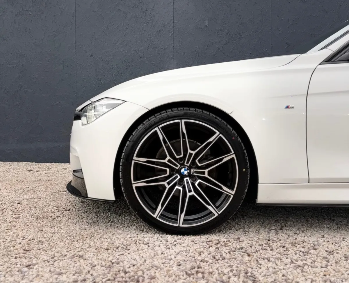 BMW 3-Series Saloon, Petrol, 2018, White