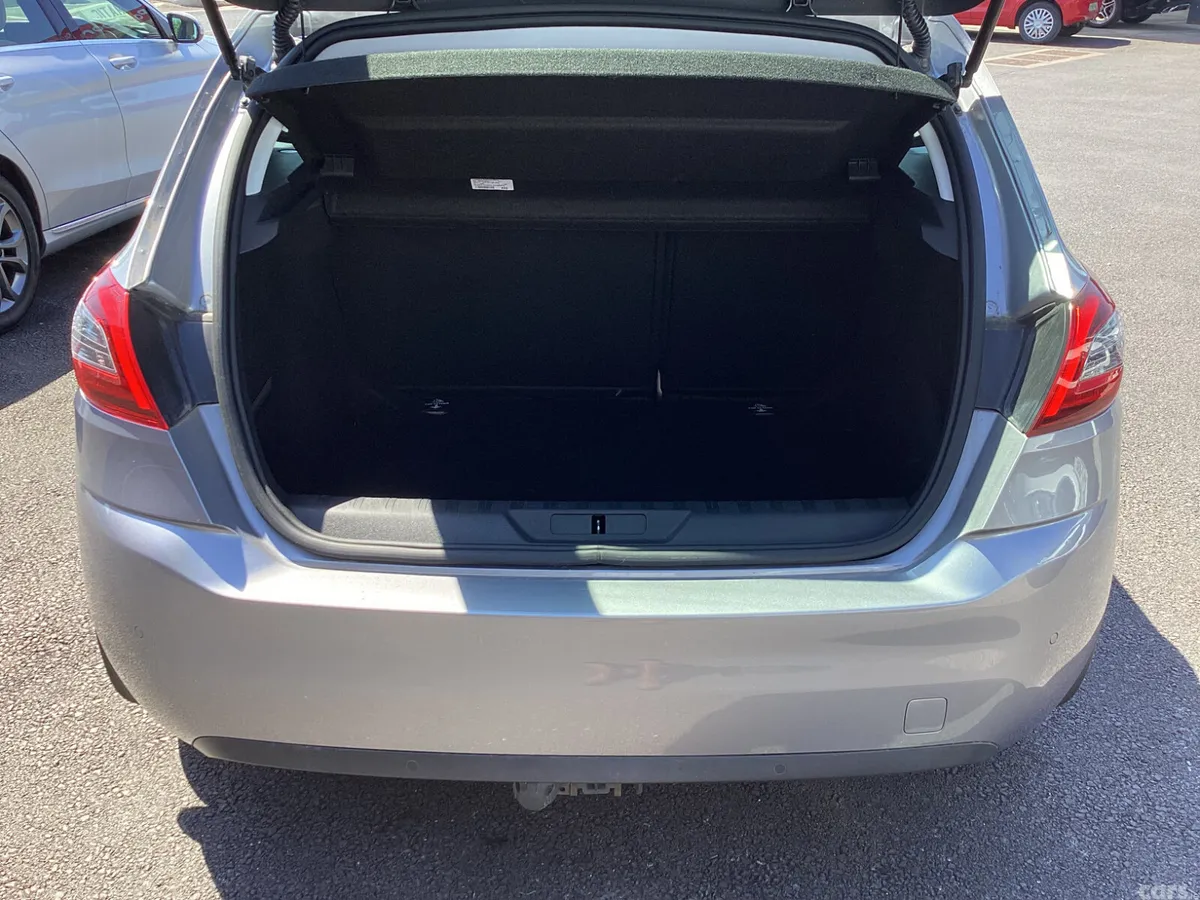Peugeot 308 Hatchback, Diesel, 2021, Grey