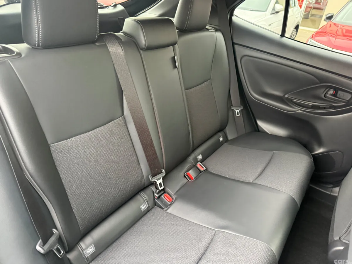 Toyota Yaris Cross SUV, Petrol Hybrid, 2025, Black
