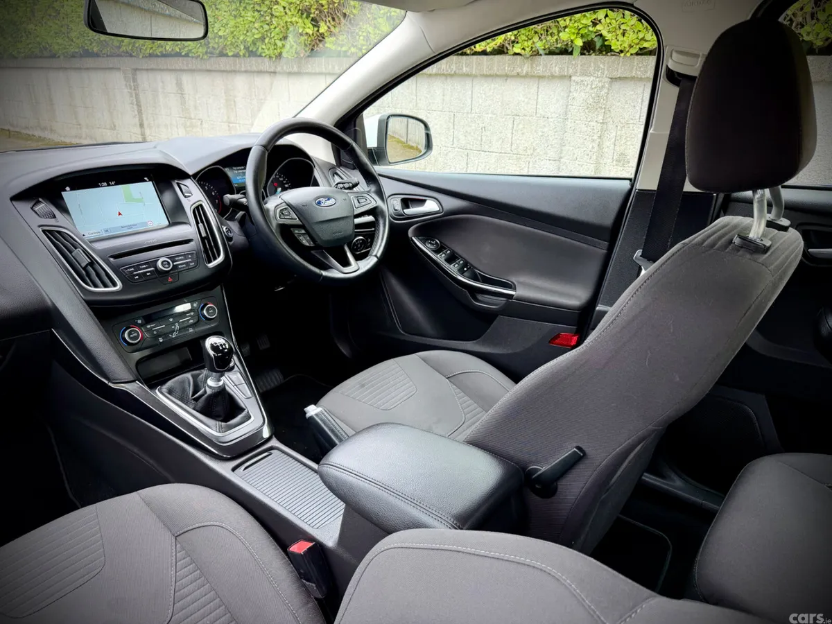 Ford Focus Hatchback, Petrol, 2018, White