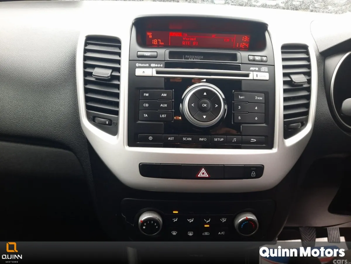 Kia Venga MPV, Diesel, 2017, Grey