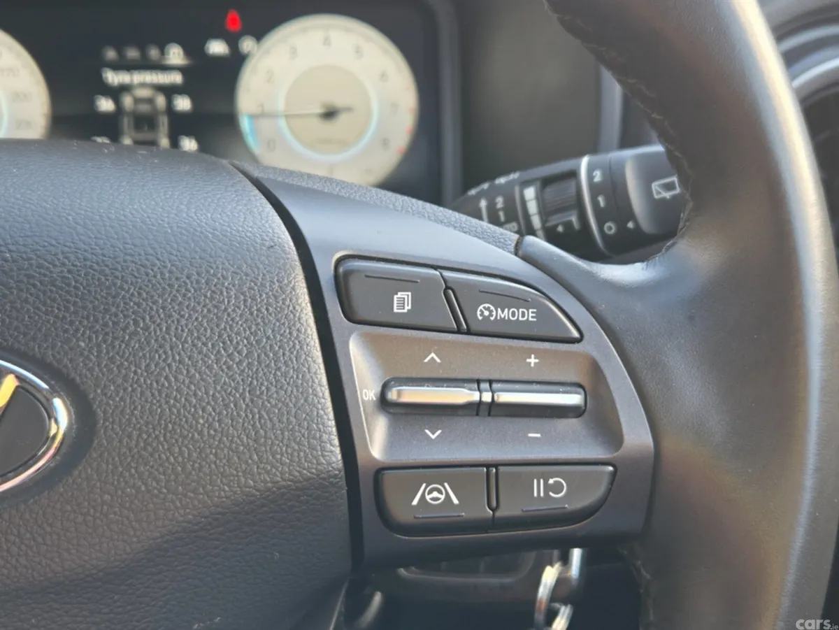 Hyundai KONA MPV, Petrol, 2023, White