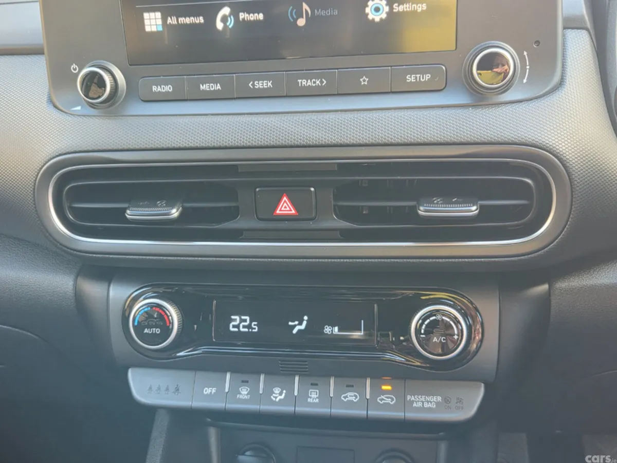 Hyundai KONA MPV, Petrol, 2023, White