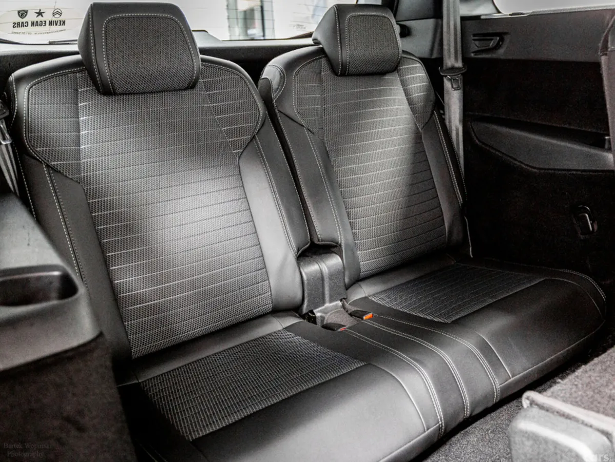 Peugeot 5008 SUV, Electric, 2025, White