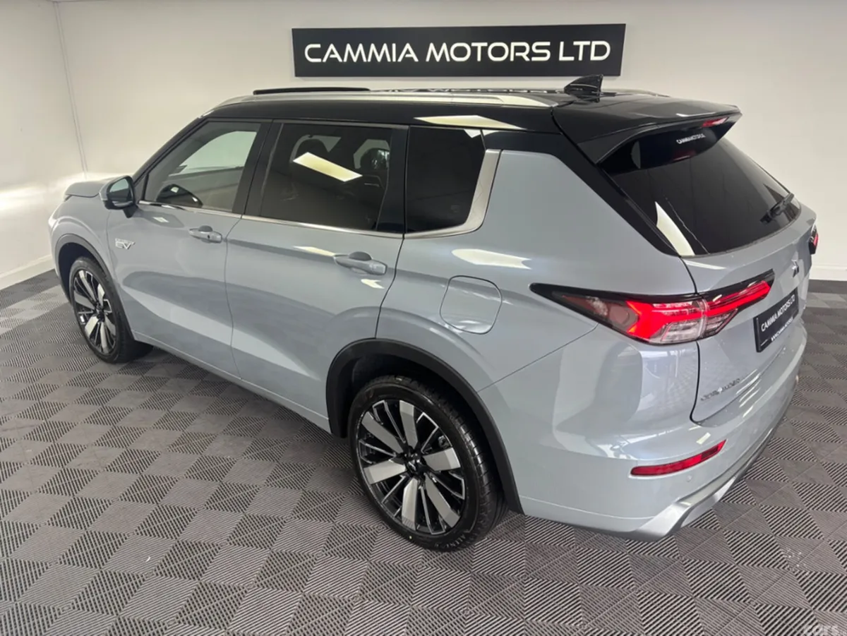 Mitsubishi Outlander SUV, Petrol Plug-in Hybrid, 2025, Grey