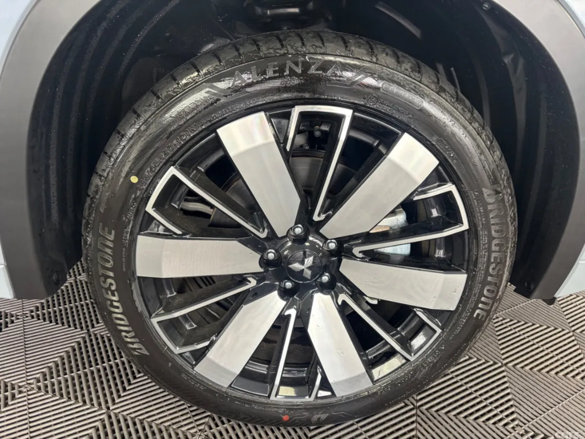 Mitsubishi Outlander SUV, Petrol Plug-in Hybrid, 2025, Grey