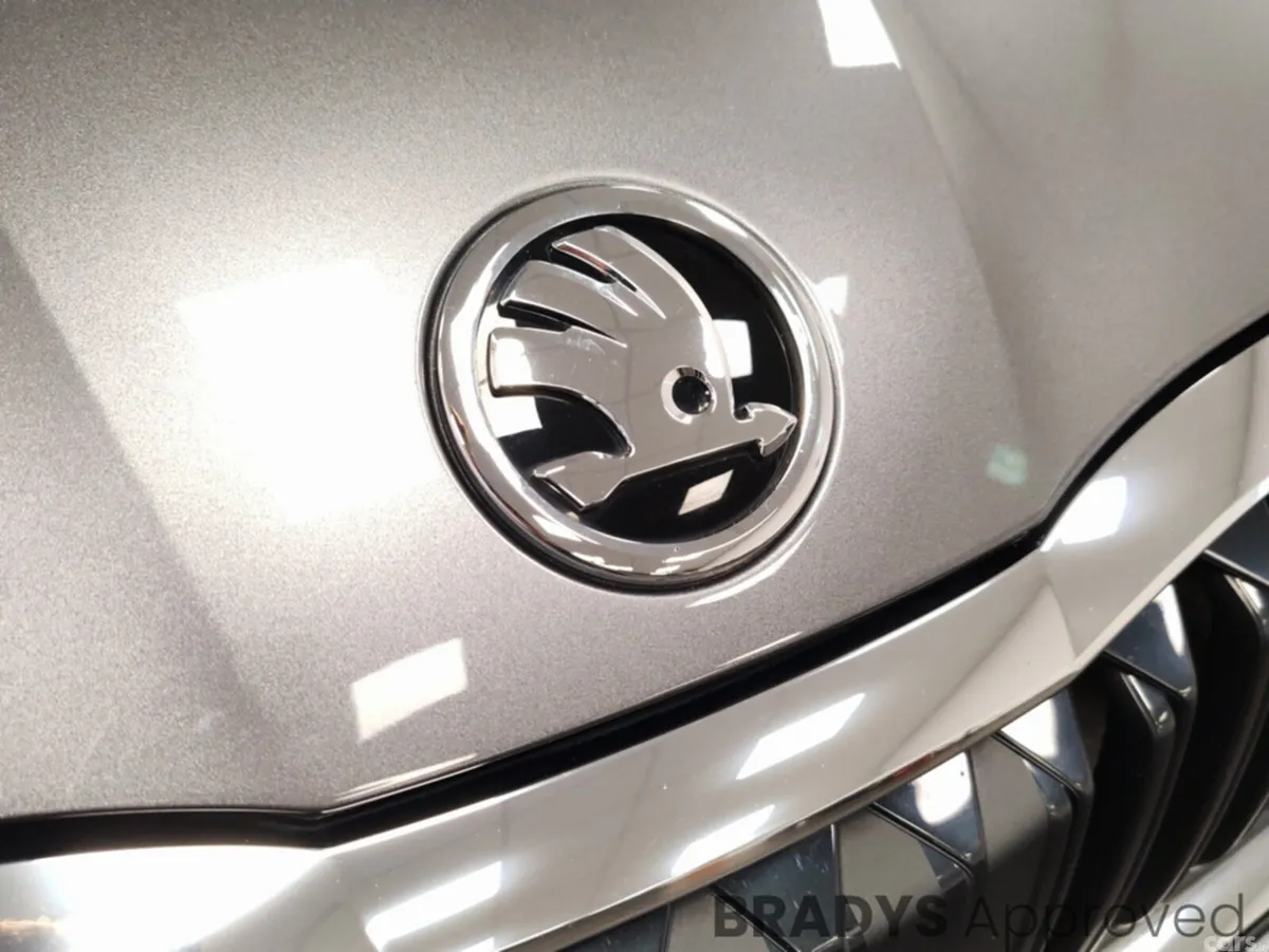 Skoda Octavia Hatchback, Diesel, 2023, Grey
