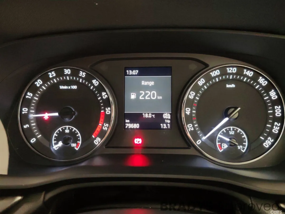 Skoda Octavia Hatchback, Diesel, 2023, Grey