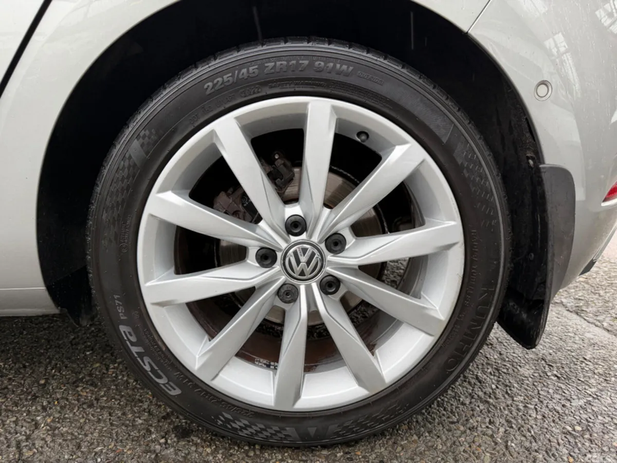 Volkswagen Golf Hatchback, Petrol, 2017, Grey