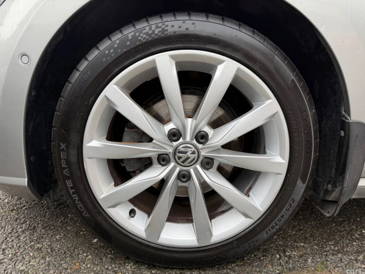 Volkswagen Golf Hatchback, Petrol, 2017, Grey