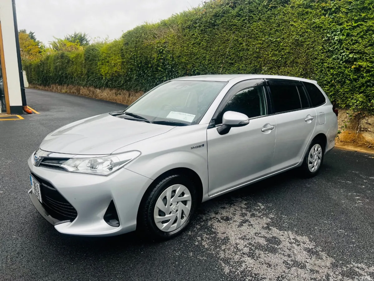 Toyota Corolla Estate, Petrol Hybrid, 2018, Silver
