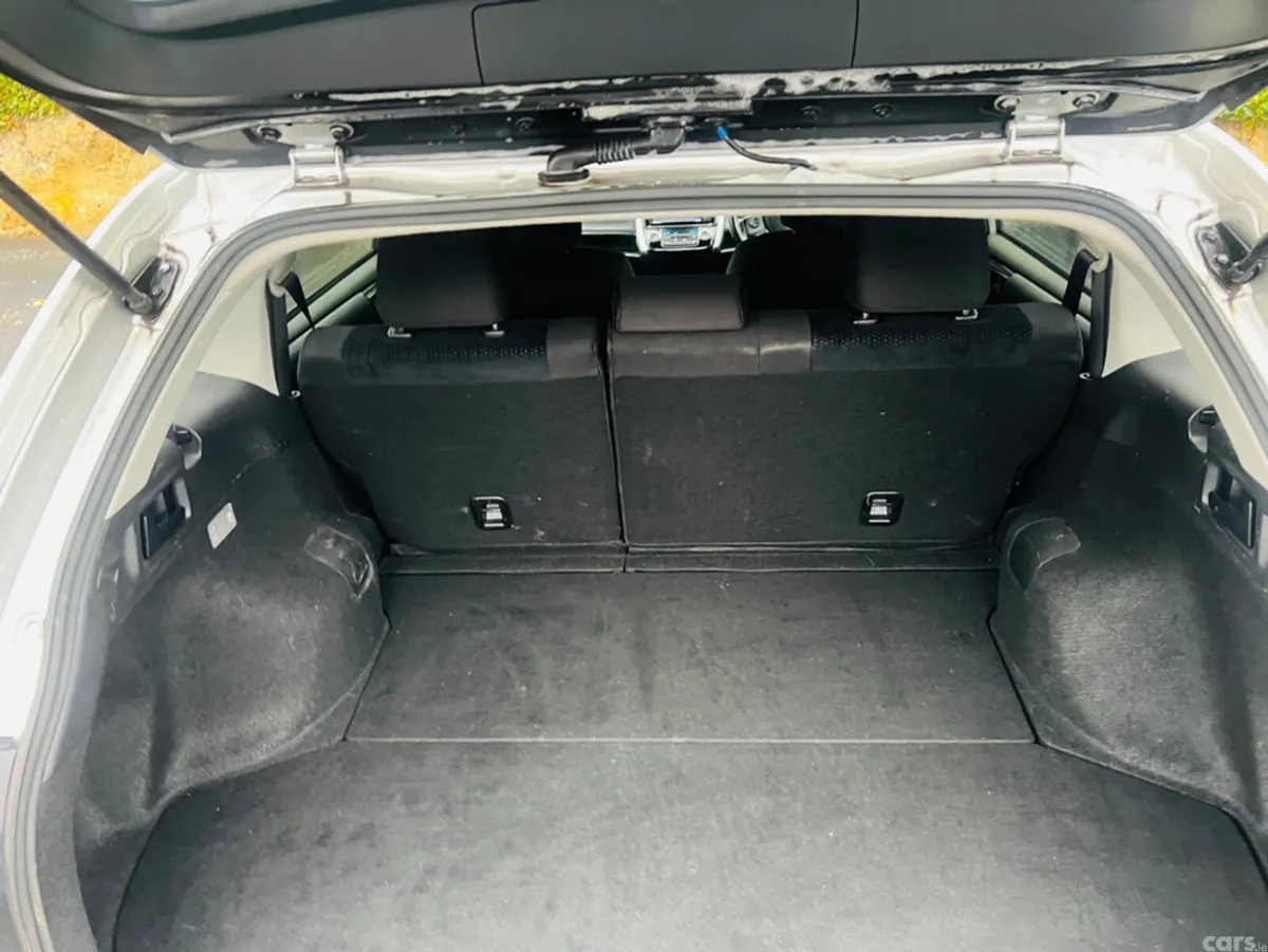 Toyota Corolla Estate, Petrol Hybrid, 2018, Silver