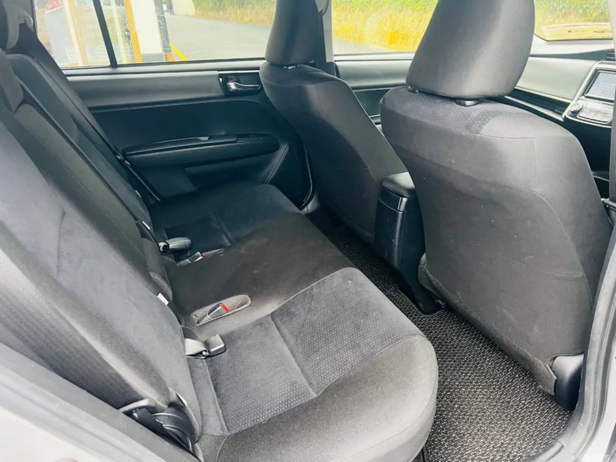 Toyota Corolla Estate, Petrol Hybrid, 2018, Silver