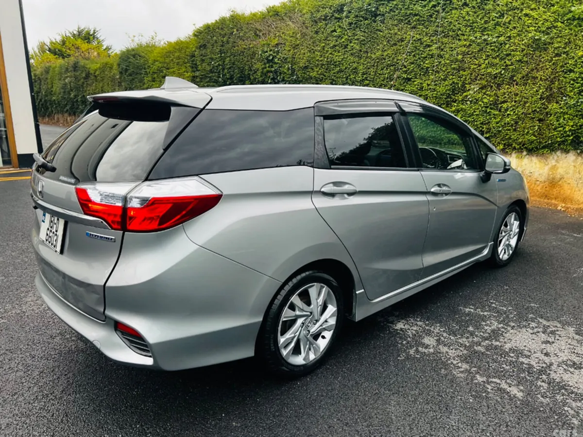 Honda Shuttle MPV, Petrol Hybrid, 2016, Grey