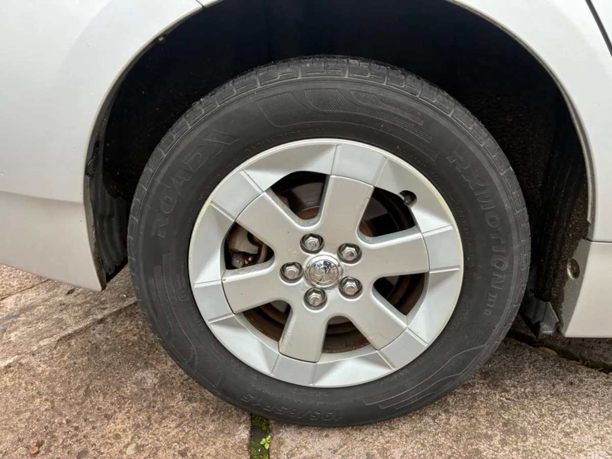 Toyota Prius Hatchback, Petrol Hybrid, 2012, Silver