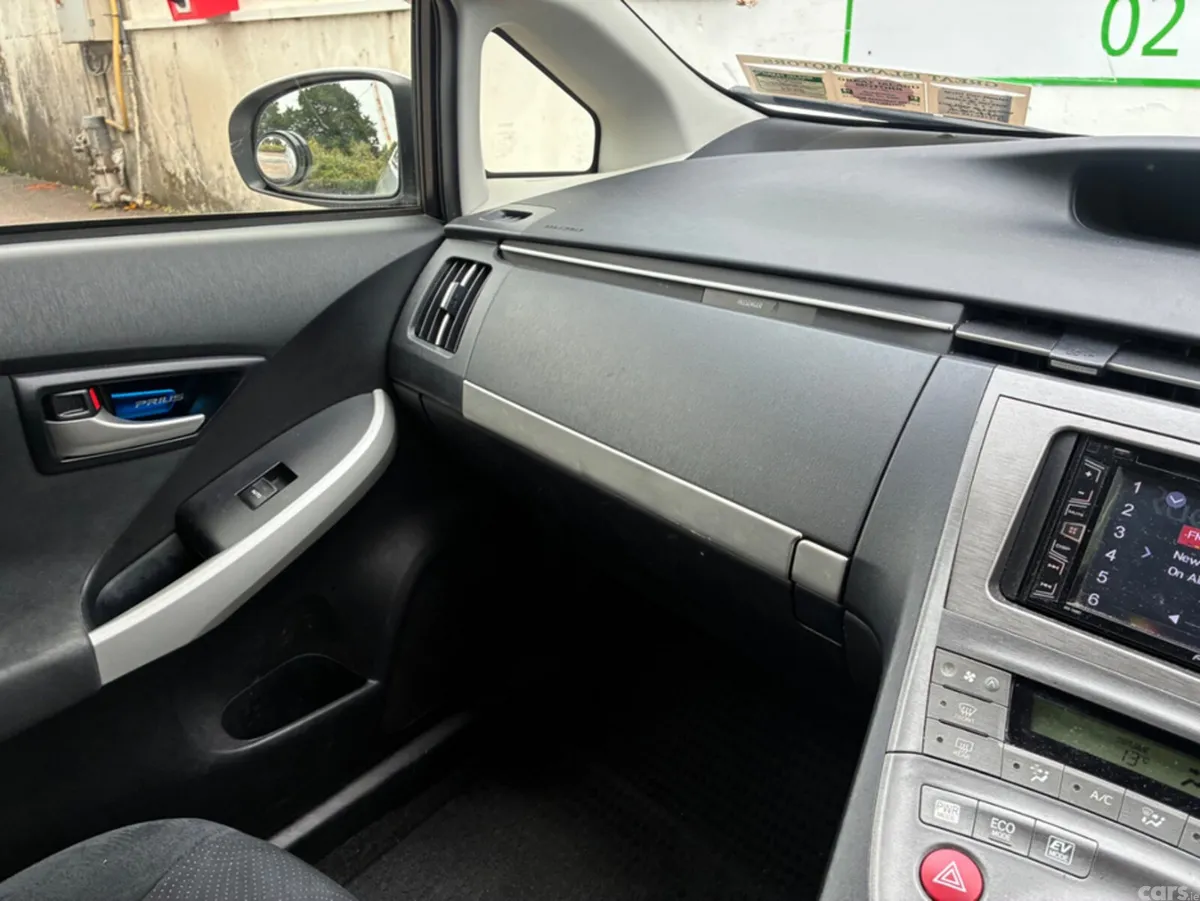Toyota Prius Hatchback, Petrol Hybrid, 2012, Silver