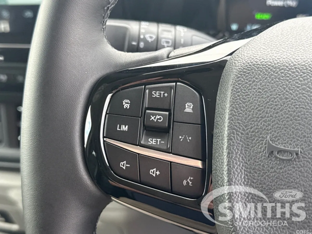 Ford Tourneo Custom MPV, Petrol Plug-in Hybrid, 2026, Grey