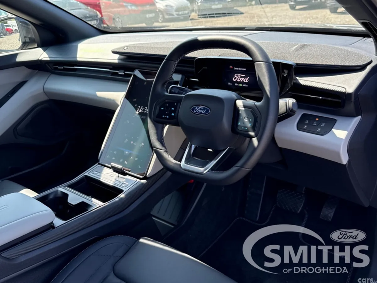 Ford Explorer MPV, Electric, 2026, Black