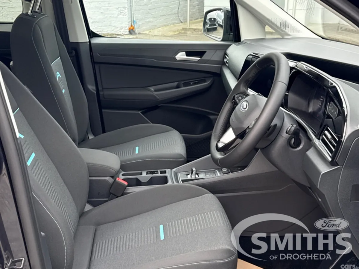 Ford Tourneo Connect MPV, Petrol Plug-in Hybrid, 2026, Blue