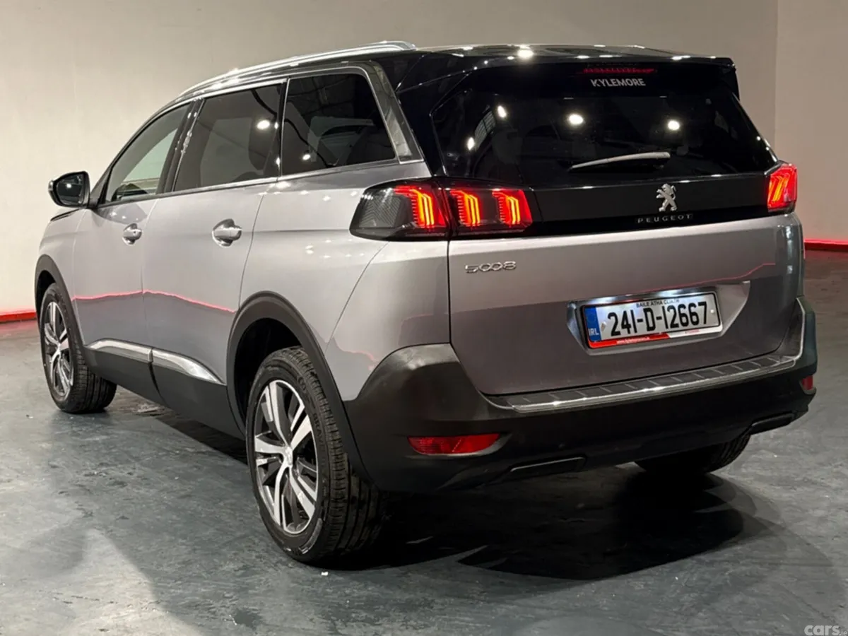 Peugeot 5008 MPV, Diesel, 2024, Grey