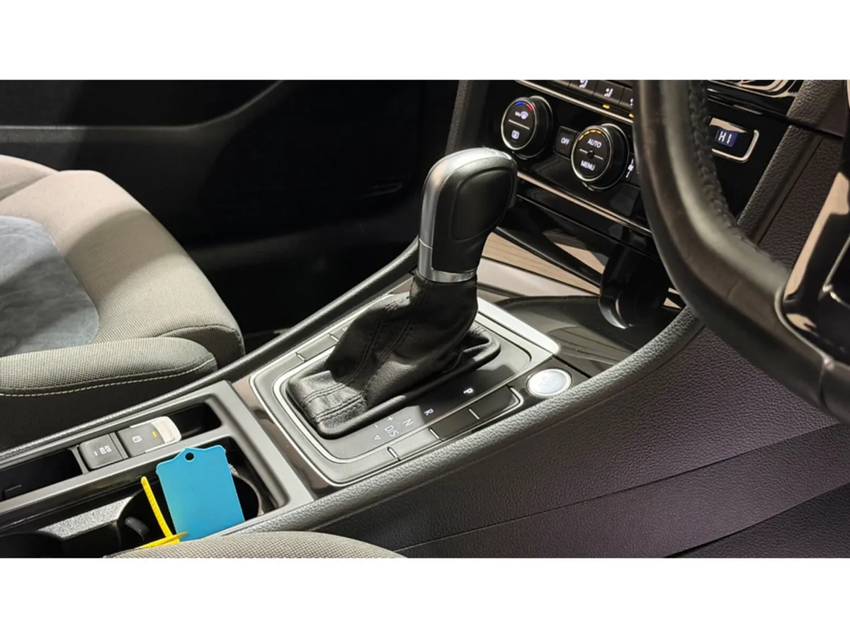 Volkswagen Golf Hatchback, Petrol, 2015, Blue