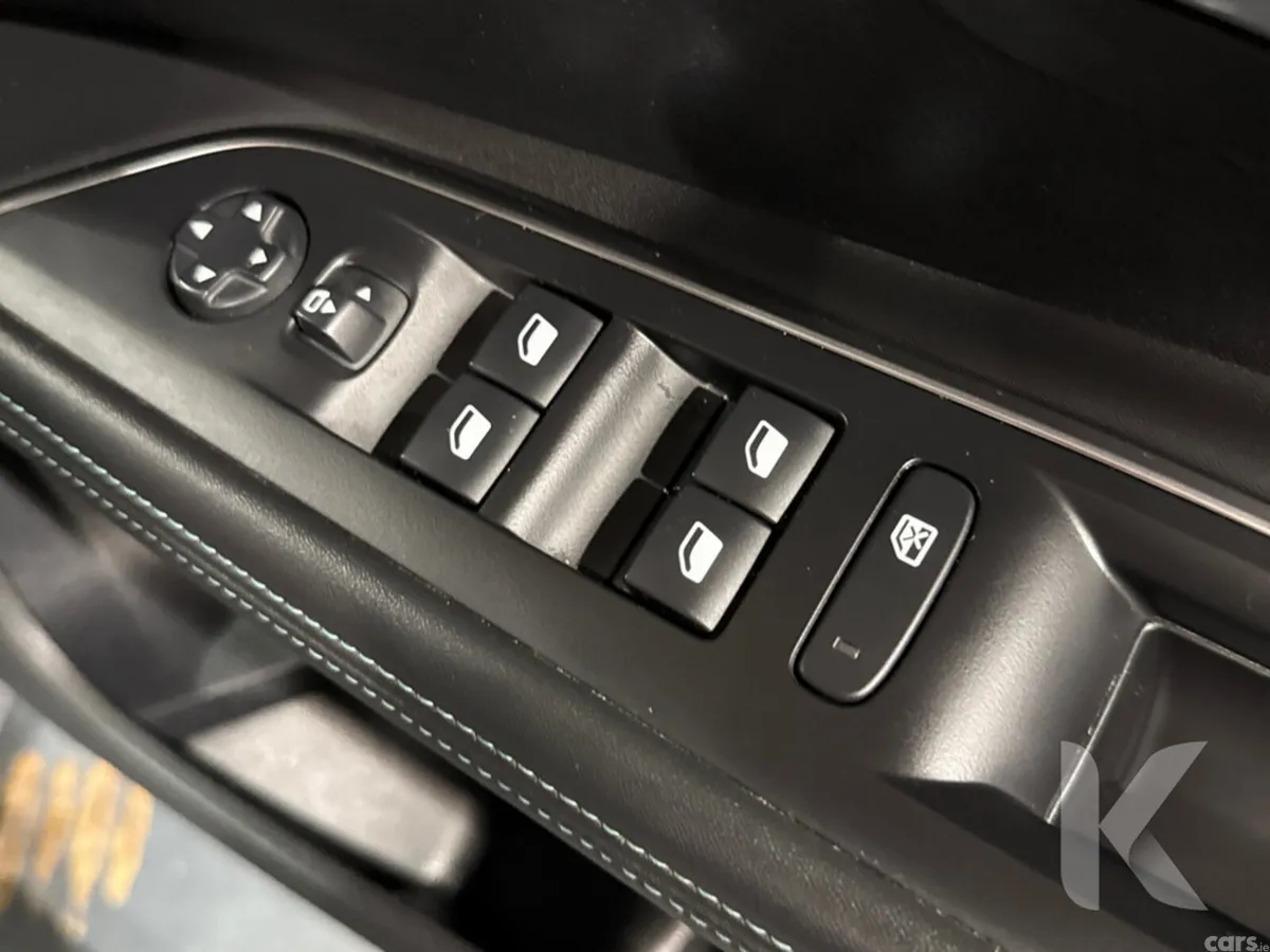 Peugeot 5008 MPV, Diesel, 2024, Grey