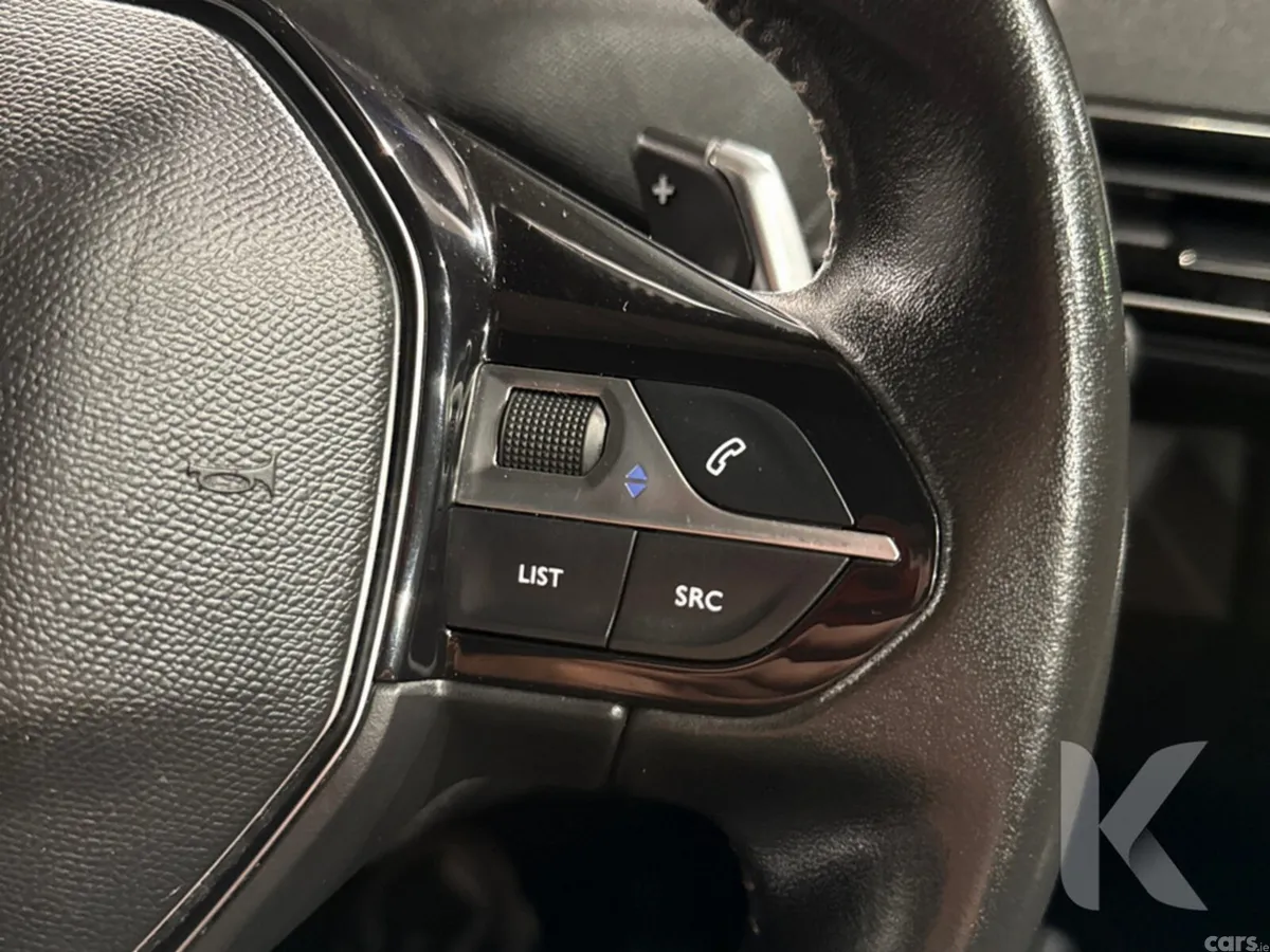 Peugeot 5008 MPV, Diesel, 2024, Grey