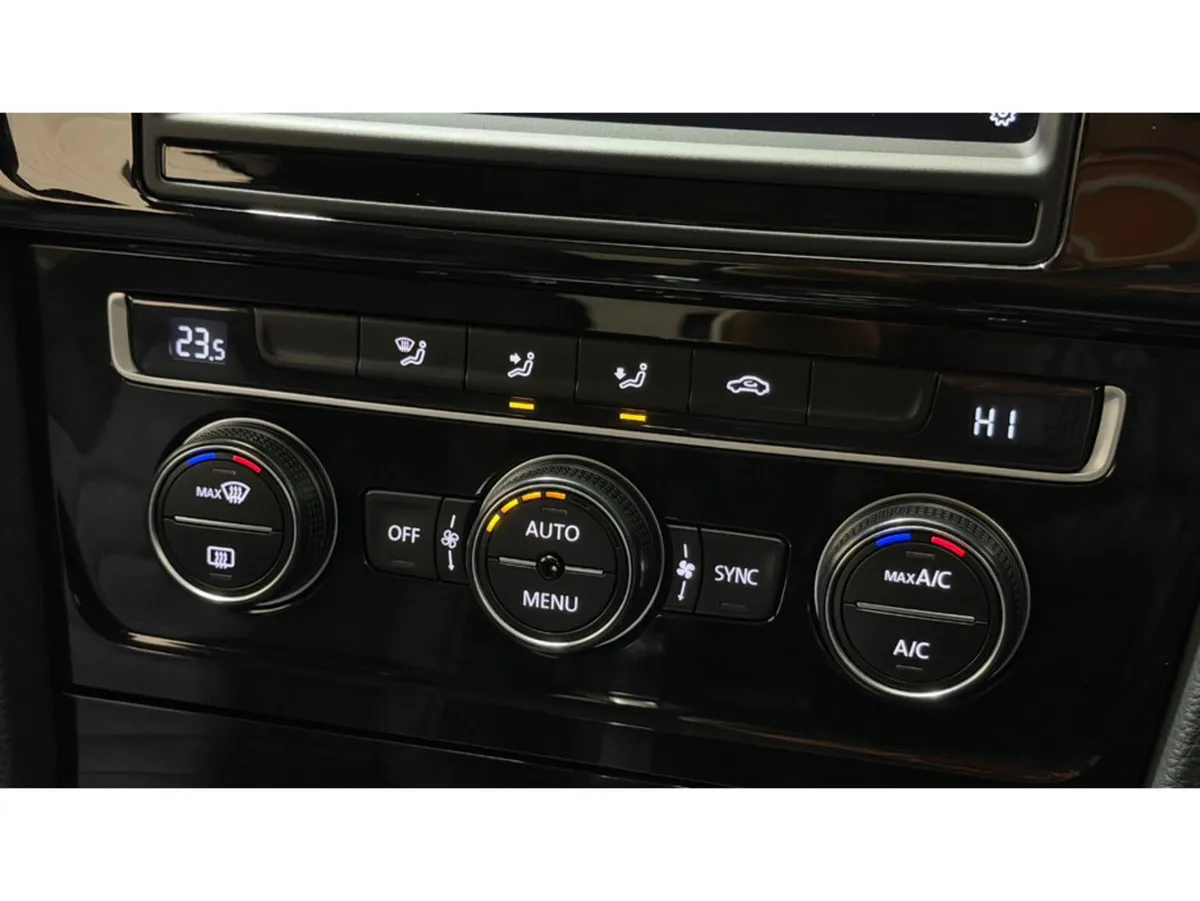 Volkswagen Golf Hatchback, Petrol, 2015, Blue