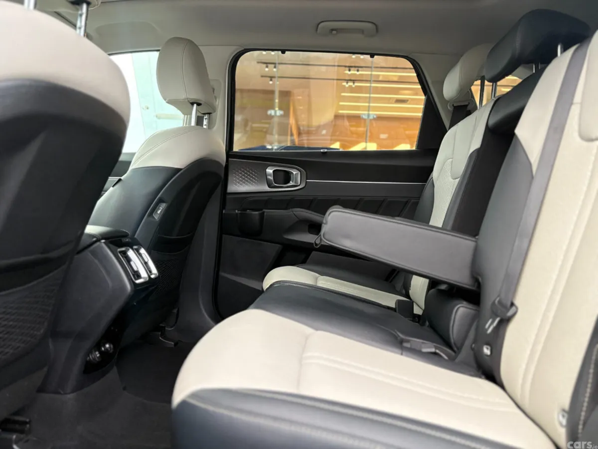 Kia Sorento SUV, Petrol Plug-in Hybrid, 2023, Blue