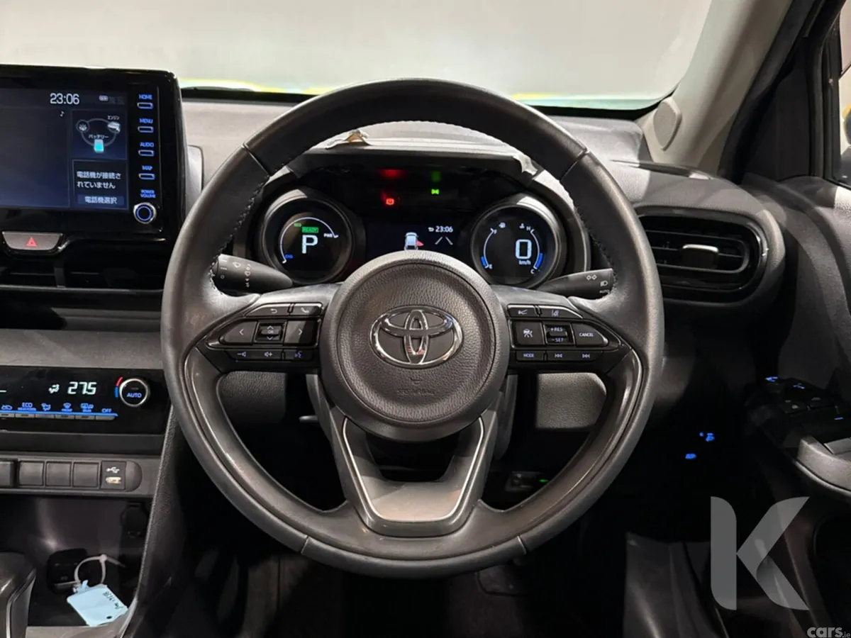 Toyota Yaris Cross SUV, Petrol Hybrid, 2021, Gold