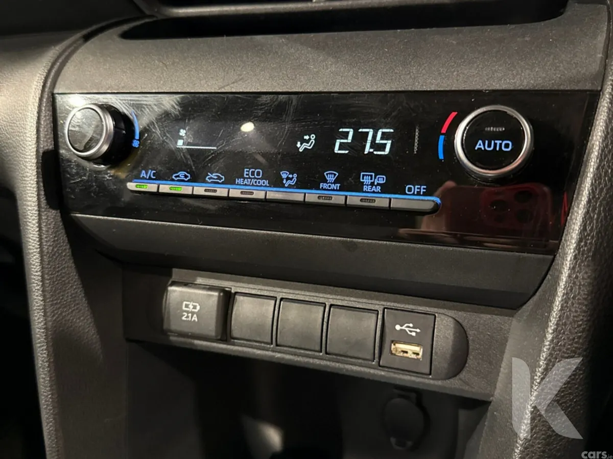 Toyota Yaris Cross SUV, Petrol Hybrid, 2021, Gold