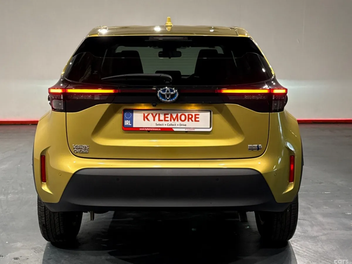 Toyota Yaris Cross SUV, Petrol Hybrid, 2021, Gold