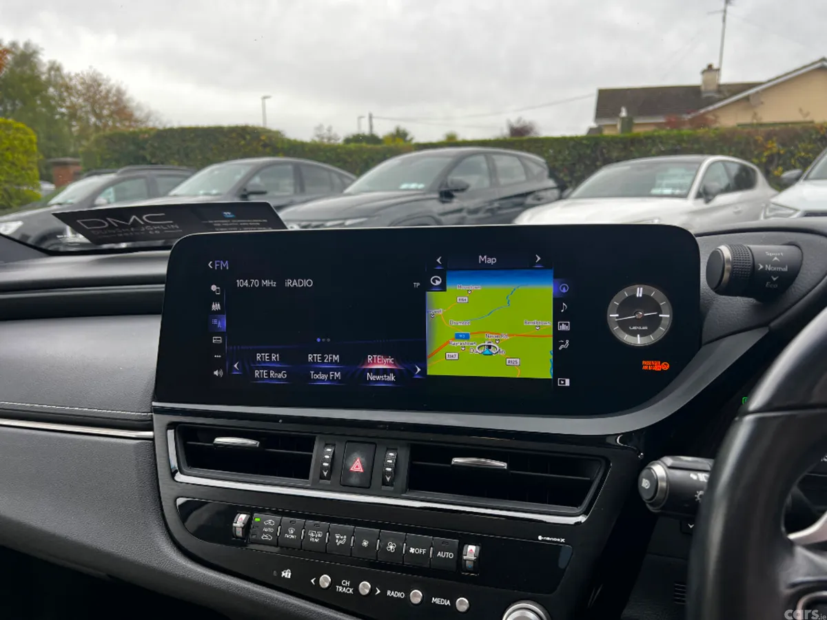 Lexus ES Saloon, Petrol Hybrid, 2022, Black