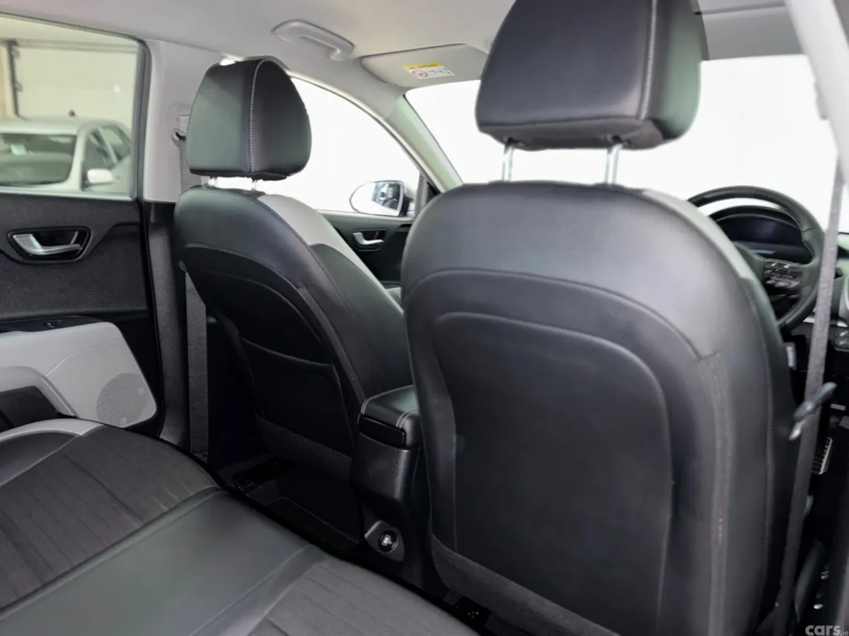 Kia Stonic Estate, Petrol Hybrid, 2026, Grey