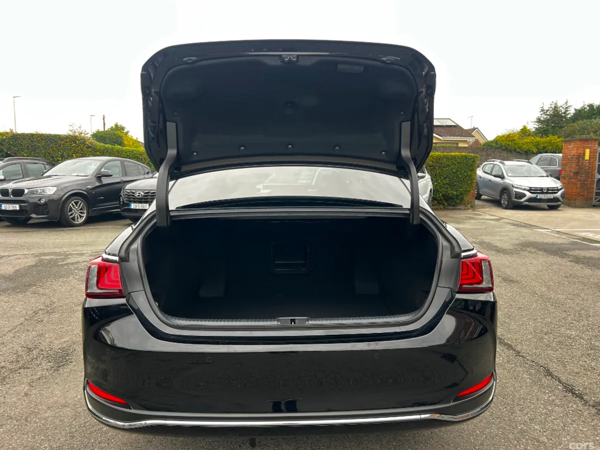 Lexus ES Saloon, Petrol Hybrid, 2022, Black
