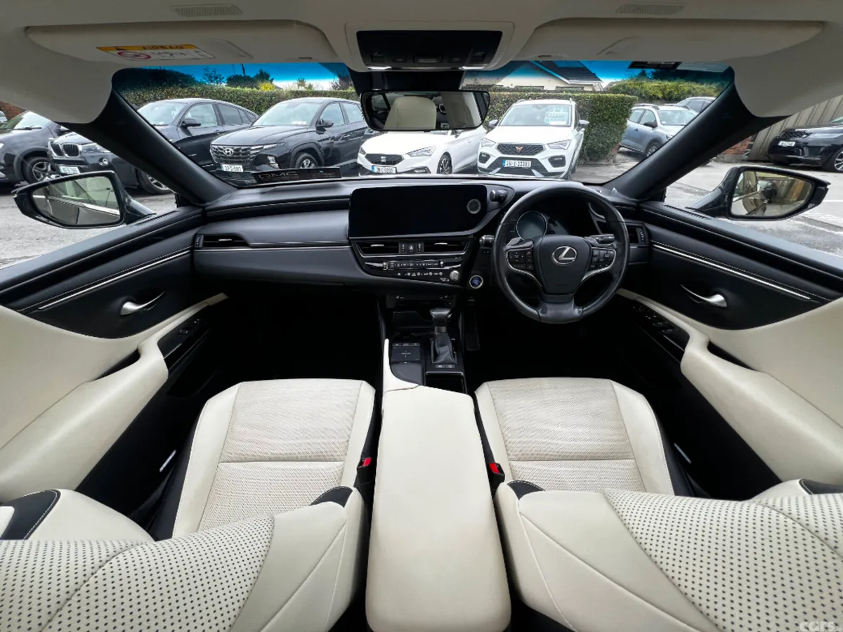 Lexus ES Saloon, Petrol Hybrid, 2022, Black