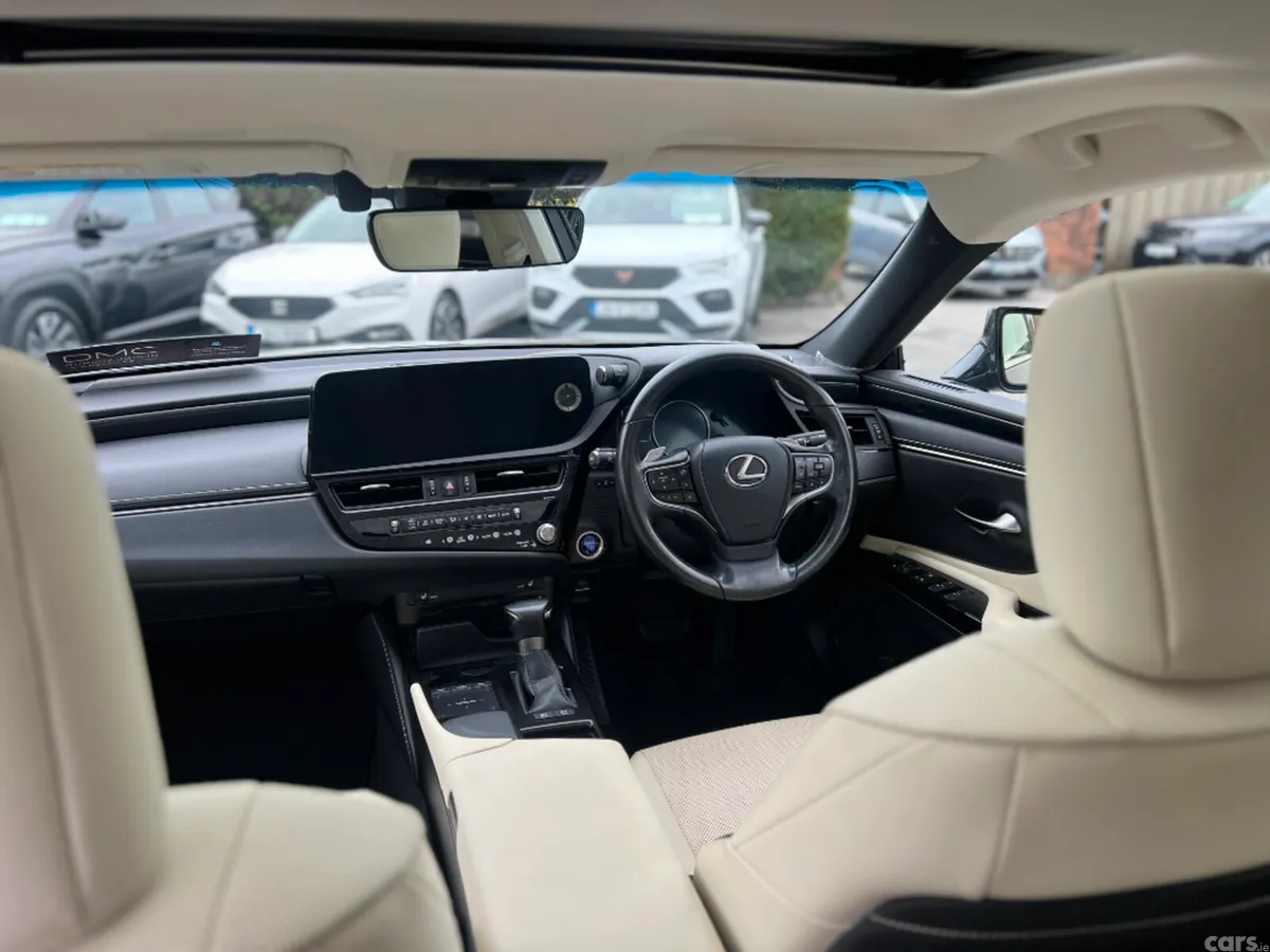 Lexus ES Saloon, Petrol Hybrid, 2022, Black
