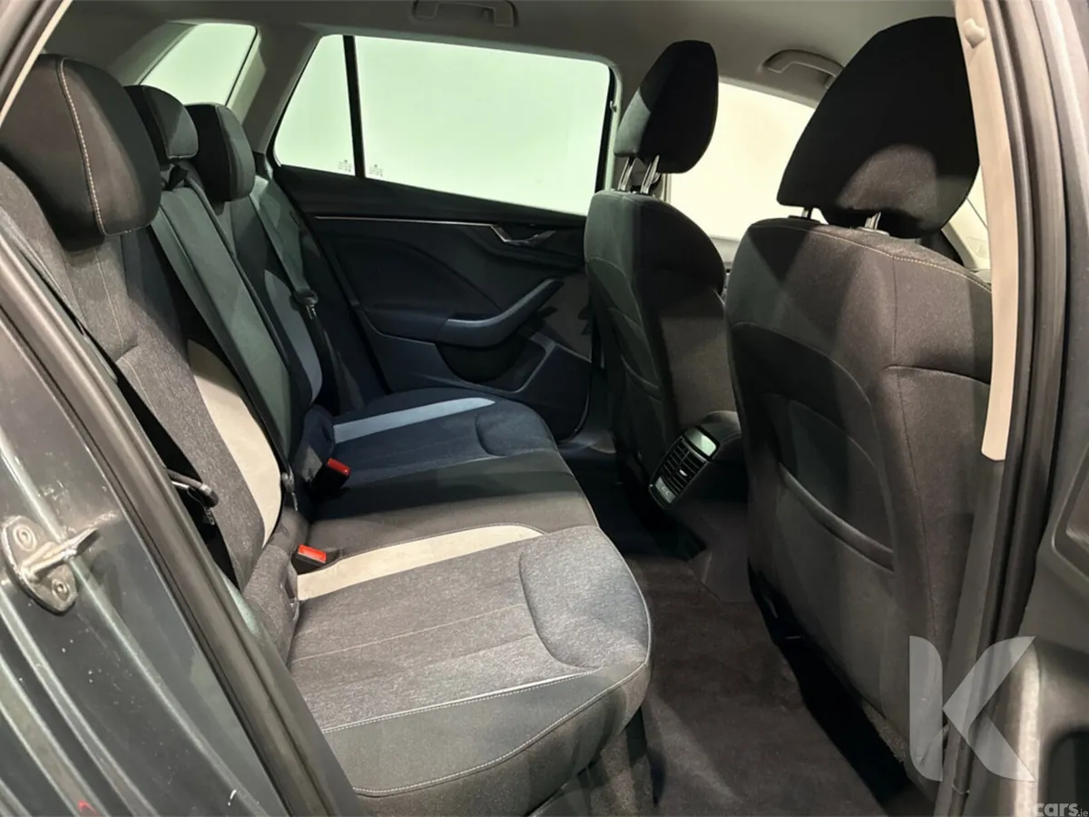 Skoda Kamiq Hatchback, Petrol, 2024, Grey