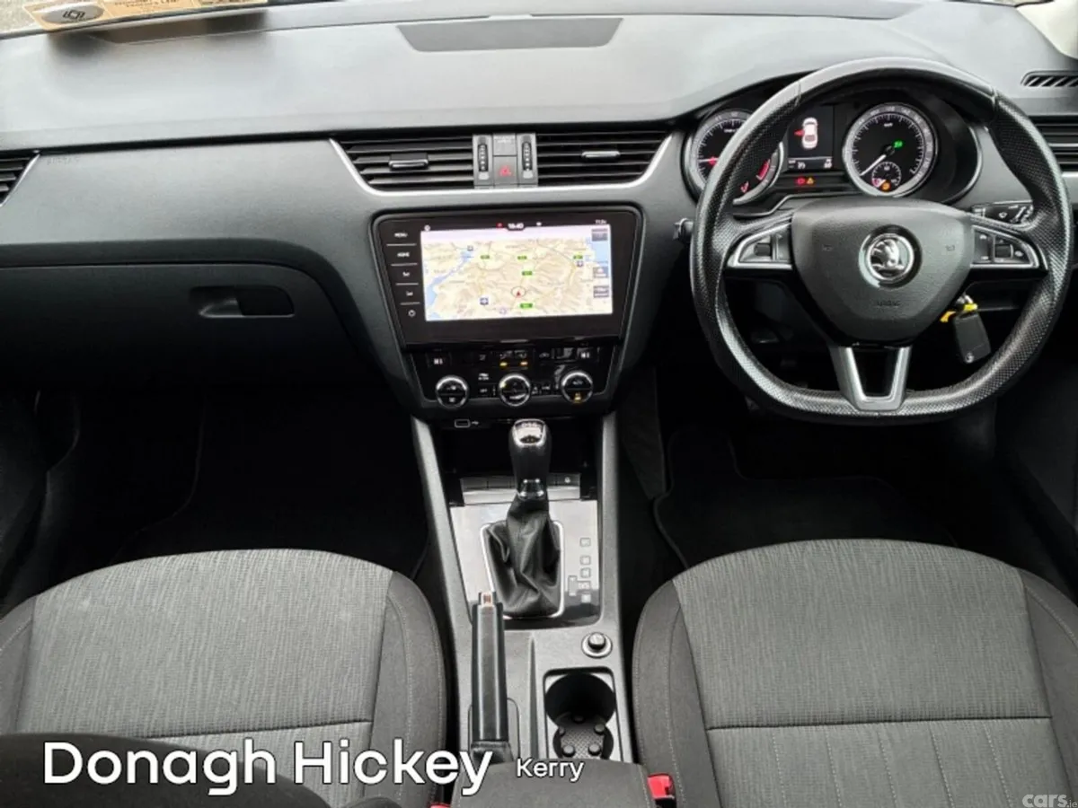 Skoda Octavia Saloon, Diesel, 2019, Silver